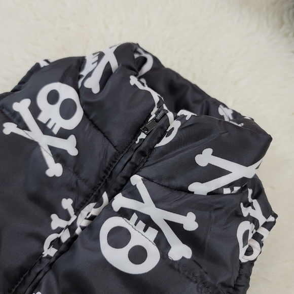 Disney Skull And Crossbone Puffer Vest Jacket - Picture 3 of 10